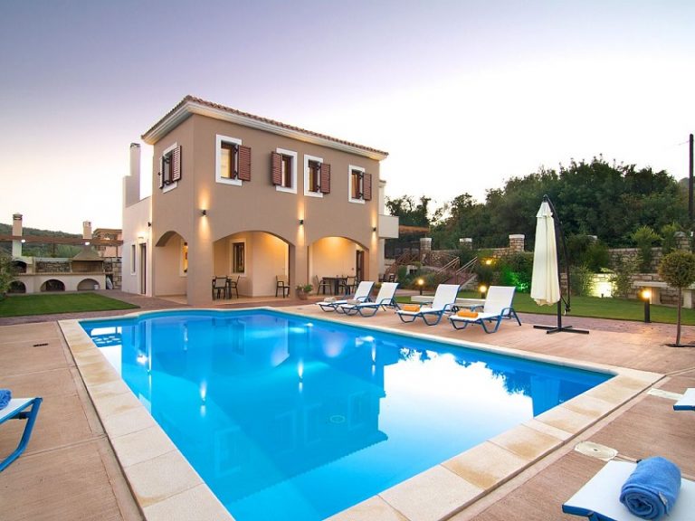 Top 10 Villas in Greece