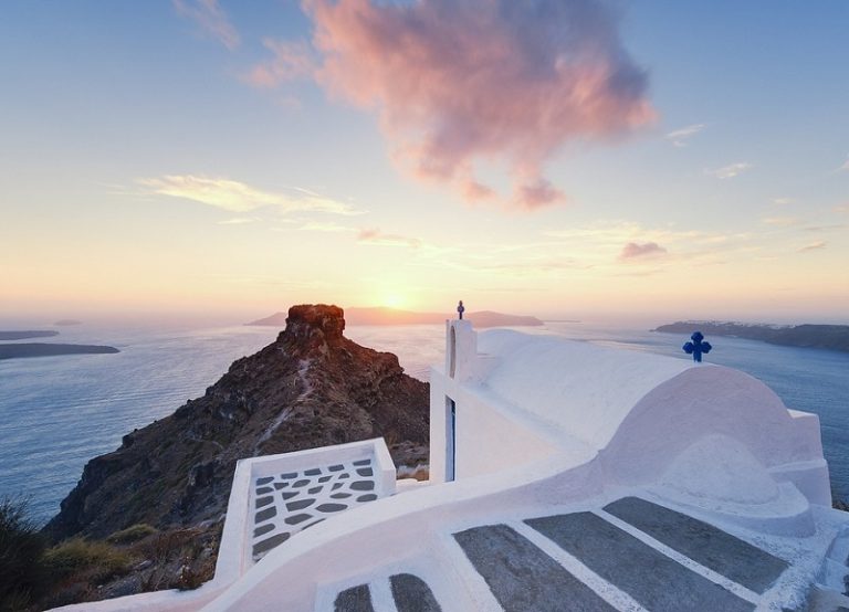 10 Top-Rated Tourist Attractions in Santorini